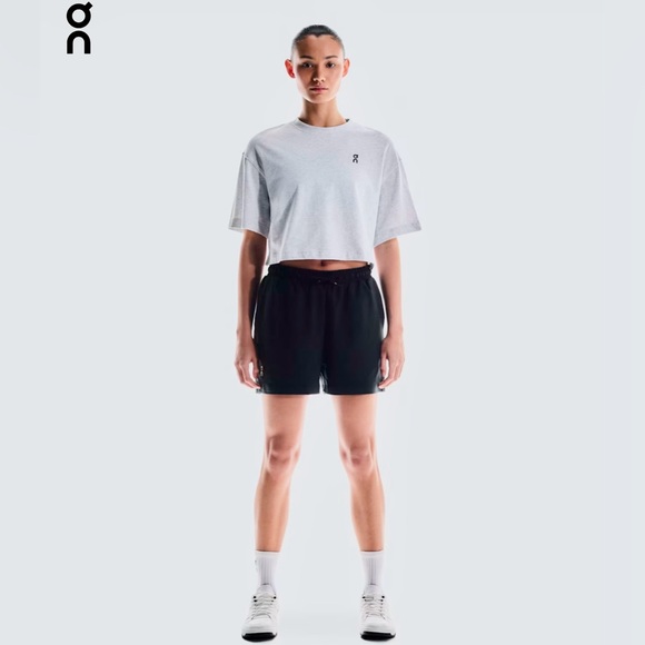 On Running Women’s Club Boxy-T Crop T-Shirt Crater - Picture 3 of 11
